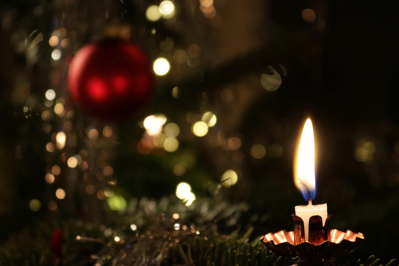 christmas-5195815_1280-min